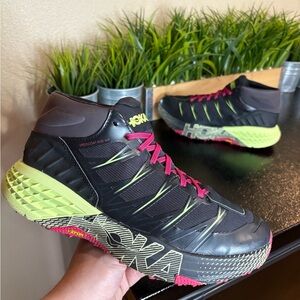 Hoka One One Speedgoat Mid Black 1093761BNIR Women’s Size 10 Retail $185 Shoes